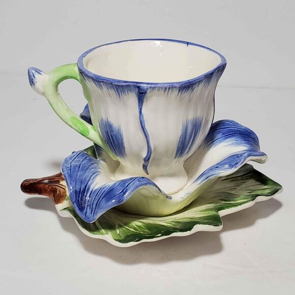 Blue Flower On Leaf Small Teacup and Saucer Vintage - Picture 9 of 9